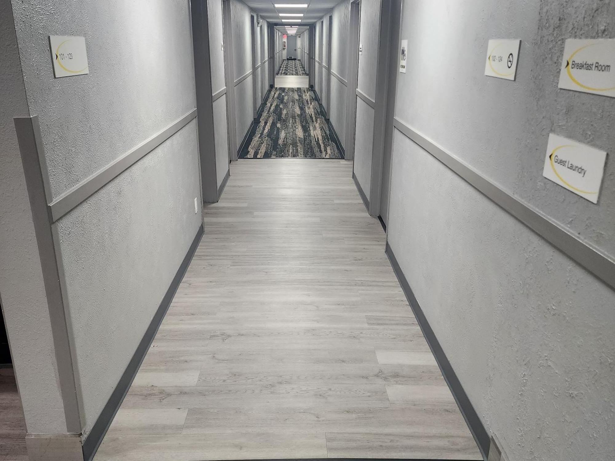 Super 8 By Wyndham Rockford I-90 Casino District Otel Dış mekan fotoğraf