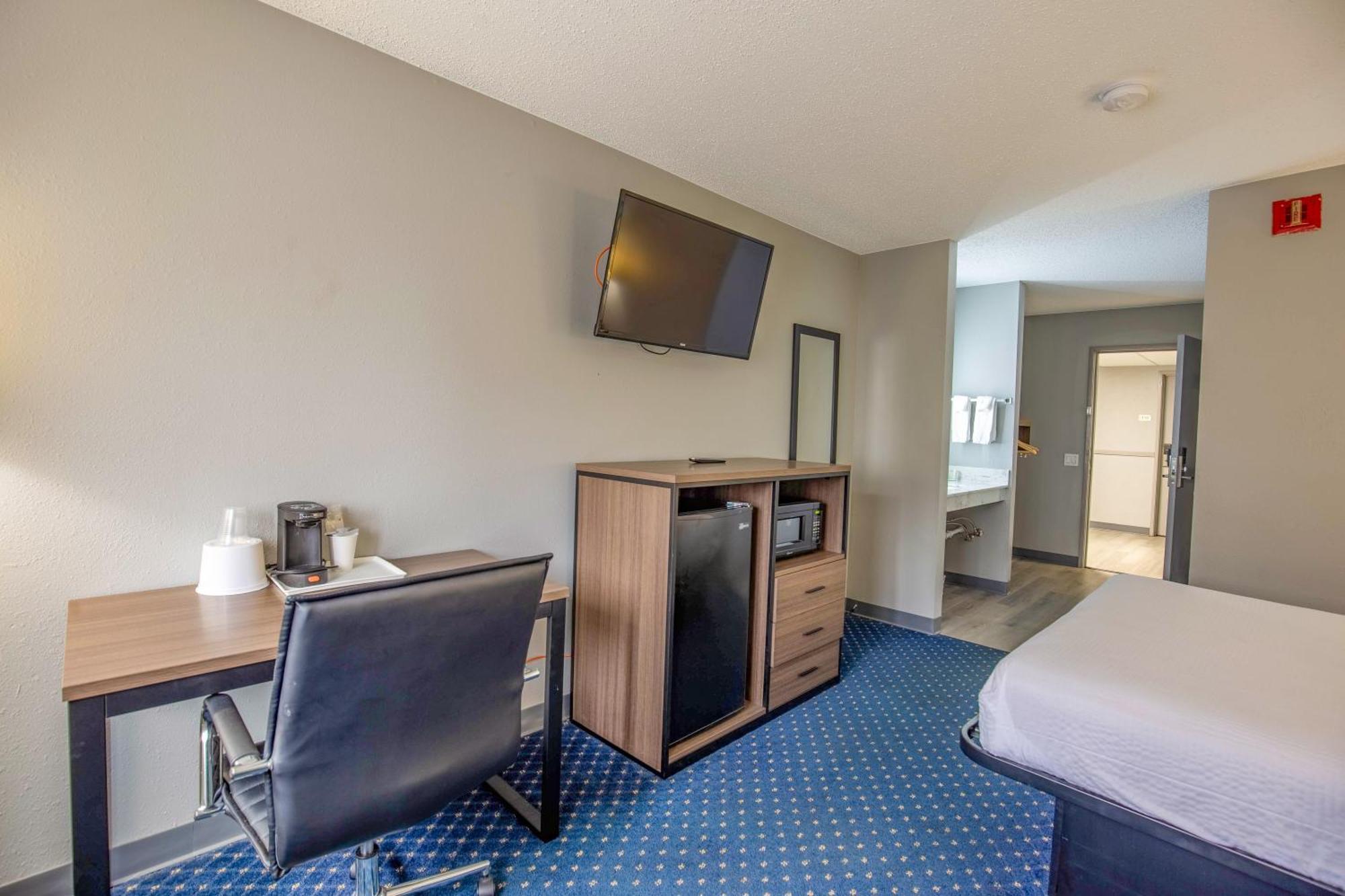Super 8 By Wyndham Rockford I-90 Casino District Otel Dış mekan fotoğraf