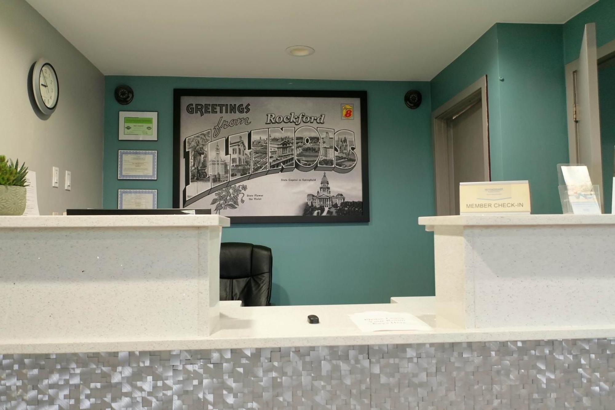 Super 8 By Wyndham Rockford I-90 Casino District Otel Dış mekan fotoğraf
